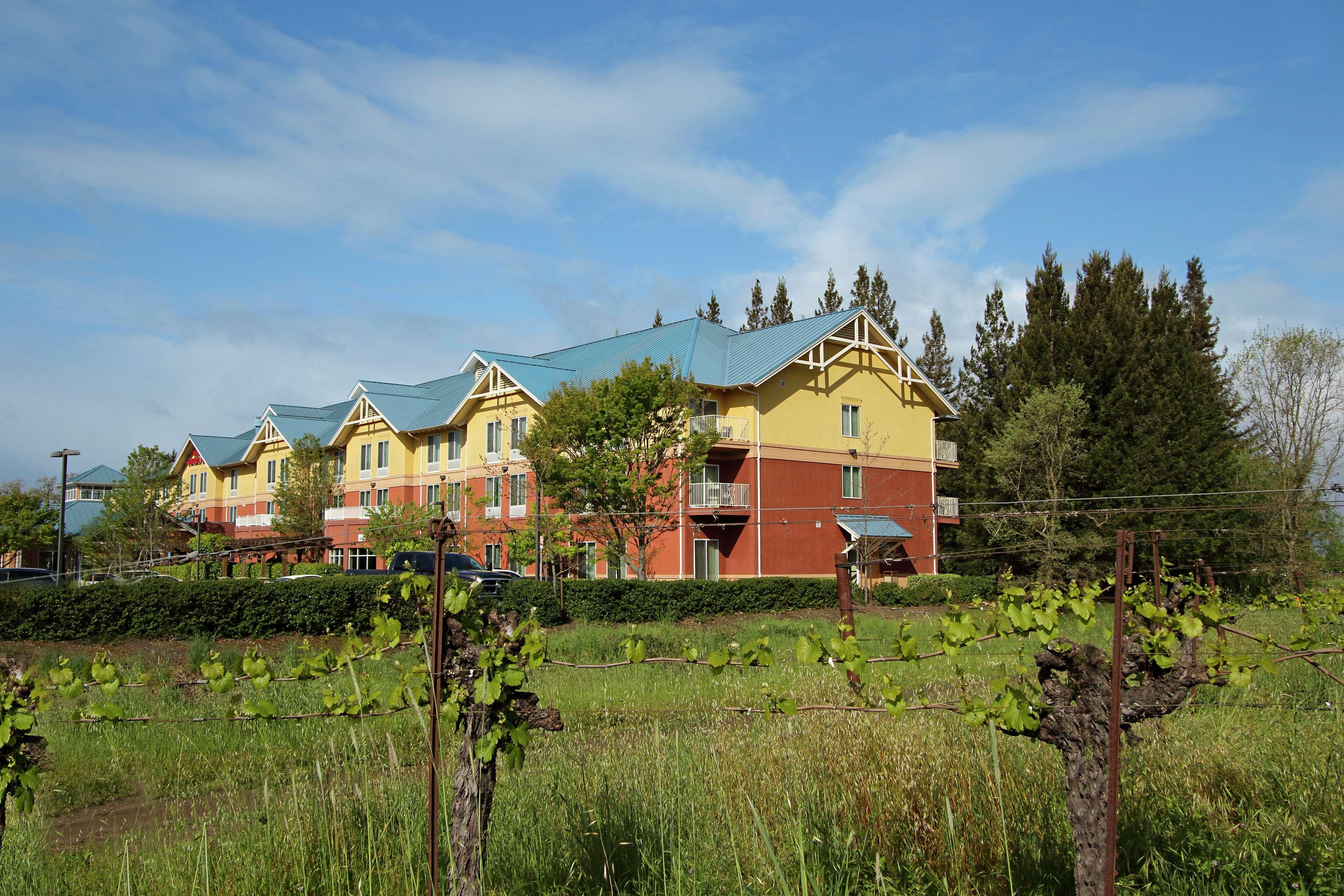 Hotel Hilton Garden Sonoma County Airport 3*