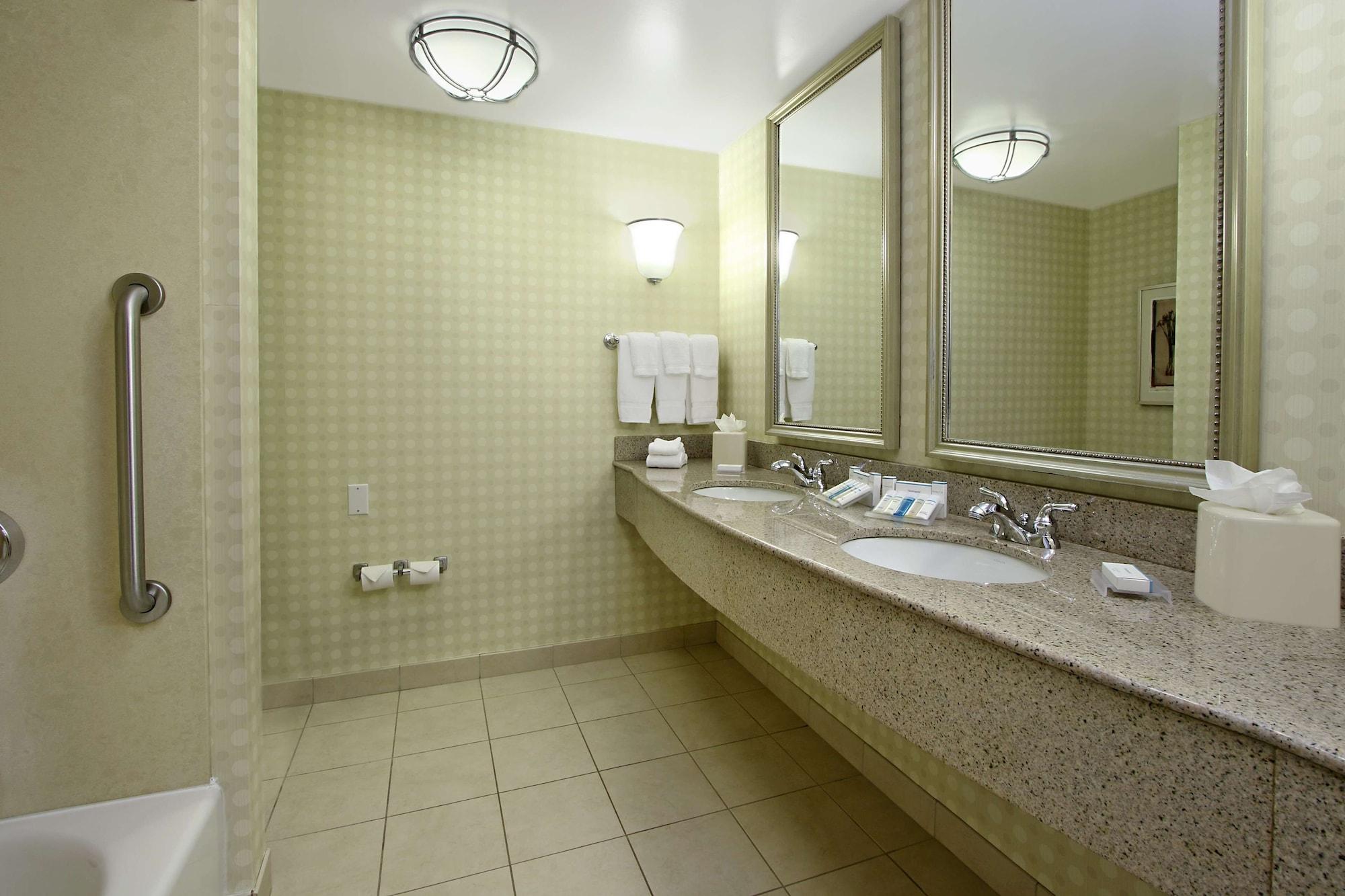 Hilton Garden Sonoma County Airport Hotel