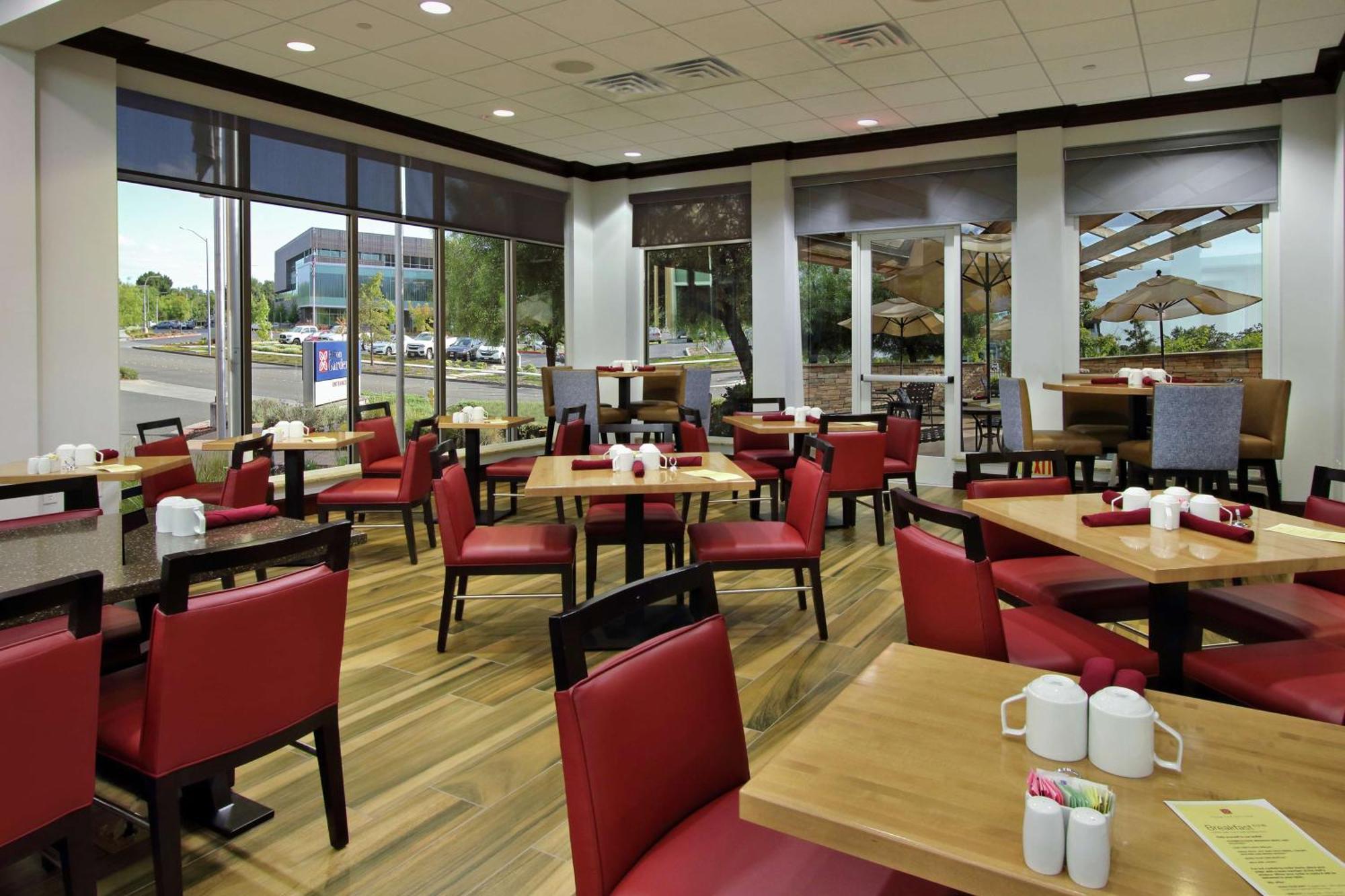 Hotel Hilton Garden Sonoma County Airport 3*