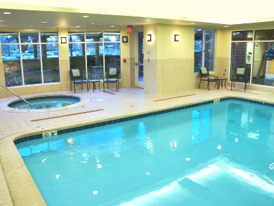 Hotel Hilton Garden Sonoma County Airport 3*