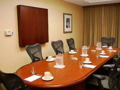 Hotel Hilton Garden Sonoma County Airport 3*